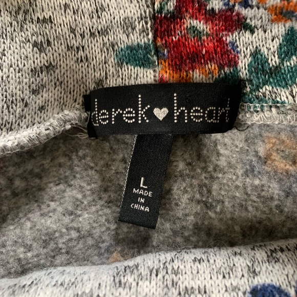 Floral pullover - Picture 5 of 5